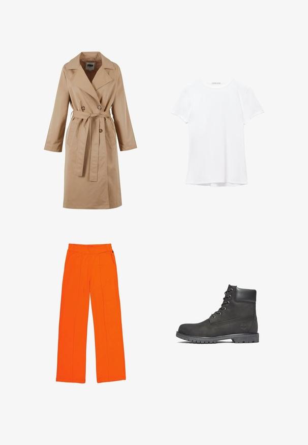 Beige trenchcoat met een dubbelgebreide ontwerp, grote kraag, strikceintuur en zijzakken. Gemaakt van een gladde, lichte stof.; Witte short-sleeve t-shirt van gladde stof, met een ronde halslijn en subtiele stiksels bij de zoom.; Oranje broek van een textuurstof, met een elastische tailleband, zijzakken en contrasterende stiksels langs de naden.; Zwarte leren enkellaars met ronde neus, vetersluiting aan de voorkant, gevoerde schacht en gestructureerde rubberen zool. Heeft een logo dat aan de zijkant is geëmbosseerd.