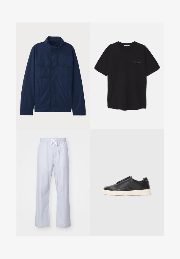 Marineblaue Jacke aus Baumwolle mit Stehkragen, zwei Fronttaschen und Druckknopfverschluss. Glatte Textur mit strukturiertem Design.; Schwarzes Baumwoll-T-Shirt mit Rundhalsausschnitt, kurzen Ärmeln und weißem Logodruck auf der linken Brust. Einfaches, einfarbiges Design.; Helle blau gestreifte Schlafanzughose mit elastischem Bund und Kordelzug. Aus einem glatten Stoff gefertigt, verfügt sie über einen lässigen, geraden Schnitt.; Schwarze Leder-Sneaker mit strukturierter Oberfläche, runder Zehenpartie und flacher weißer Gummisohle. Features schwarze Schnürsenkel und Branding an der Ferse.