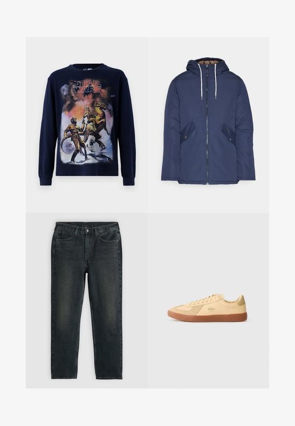 Marineblau gepadded Jacke mit Kapuze, ausgestattet mit einem Reißverschluss vorne, zwei seitlichen Taschen mit Knöpfen und weißen Kordeln.; Marinefarbendes Langarm-T-Shirt mit einer Vintage-Star-Wars-Grafikillustration, die Charaktere und ein Wesen in einer verschneiten Landschaft zeigt.; Dunkelblaue Jeans aus Denim mit geradem Bein, fünf Taschen, Reißverschluss und kontrastierenden Nähten. Dezente Ausbleichungen im Stoff.; Lacoste Sneakers aus hellgelbem Leder, mit einer Gummisohle, Schnürdesign und ikonischem Logo. Wildlederakzente an der Zehen- und Fersenpartie.