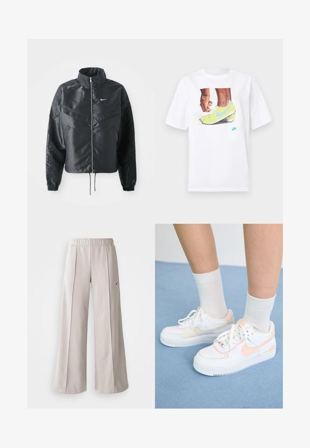 Juoda trumpa striukė su aukštu coloru, užtrauktuku, elastaniniu rankogaliu ir balta Nike logotipu. Lygus, blizgus audinys su šiek tiek tekstūruotu paviršiumi.; Balta medvilninė marškinėlis su grafika, vaizduojančia kojas geltonose Nike sportinėse batuose su mėlynomis detalėmis, derinama su apyranke ant kairiojo riešo.; Šviesiai pilki plačių kojų kelnės, pagamintos iš lygaus audinio. Turi elastingą juosmenį ir juodą Nike logotipą kairėje pusėje.; Balti sportbačiai su persikų akcentais, lygus odinis paviršius, perforuota nosis, tekstūruotas padas ir raišteliai. Dėvimi su baltais džinsiniais kojinėmis ant mėlynos paviršiaus.