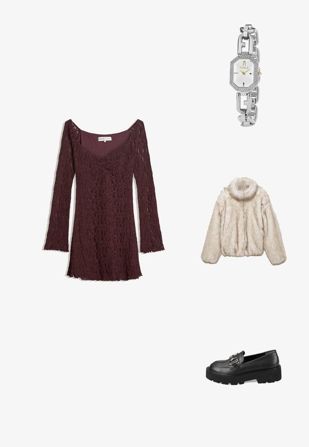 Veste courte en fausse fourrure beige clair avec un col montant, des manches longues et une texture douce et duveteuse. Elle est dotée d'une fermeture éclair frontale.; Robe en dentelle bordeaux avec un bustier ajusté, décolleté arrondi et longues manches évasées. Motif floral délicat avec une finition douce et texturée.; Mocassins en cuir noir avec une semelle épaisse et un détail de boucle métallique sur le devant. Texture lisse et design à bout rond.; Montre bracelet en argent avec un cadran octogonal blanc, des accents dorés et des embellissements en cristal autour de la lunette. Design de chaîne épaisse.