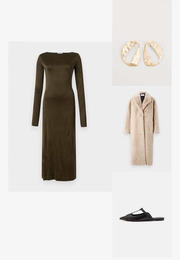 Beżowy płaszcz z sztucznego futra o luźnym kroju, z szerokimi klapami i długimi rękawami. Powierzchnia ma miękką, pluszową teksturę i nowoczesny, minimalistyczny design.; Sukienka z długim rękawem, wykonana z gładkiego oliwkowego materiału, o prostym kroju i dekolcie w kształcie łódki. Minimalistyczny design bez wzorów.; Czarny skórzany but na odkrytej pięcie z pointed toe, ozdobiony plecionym akcentem i plisowanym wzorem górnej części. Płaska podeszwa z minimalnymi elementami.; Para nieregularnych, owalnych kolczyków ze złotego metalu o teksturowanej, lekko młotkowanej powierzchni na białym tle.