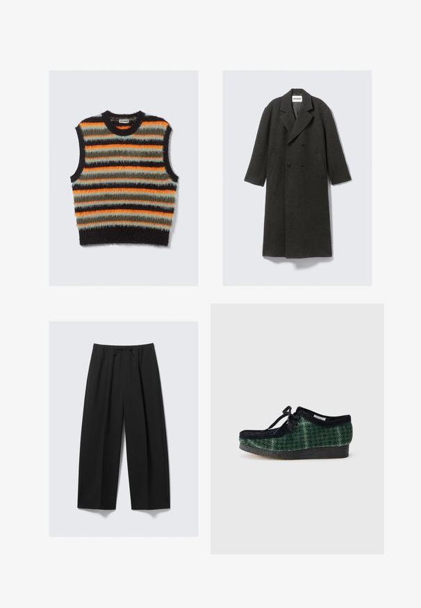 Donkergrijze wollen overjas met een dubbelzijdig ontwerp, notch-lapels en zijzakken. Heeft een gestructureerd oppervlak en is knie-lang.; Mouwloos fuzzy gebreid vest met horizontale strepen in zwart, oranje, olijfgroen en lichtgrijs, met een ronde halslijn.; Zwarte wijdere broeken van lichtgewicht stof, met een elastische tailleband en een trekkoord, en zonder zichtbare zakken.; Groene en zwarte schoenen met een suède bovenkant, voorzien van een ronde neus, veters en een gestructureerde rubberen zool.