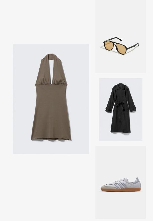 Schwarzer knöchellanger Trenchcoat aus glattem Stoff. Verfügt über eine doppelte Knopfreihe, breite Revers, Schulterklappen und einen Bindegürtel.; Halterneck-Kleid in Olivgrün, aus weichem, dehnbarem Material. Verfügt über eine geraffte Taille und einen schwingenden Rock mit einer glatten Textur.; Weiße Ledersneaker mit hellblauen Akzenten, grauem Wildlederzehen und einer braunen Gummisohle. Verfügt über drei blaue Streifen und "Samba"-Branding.; Schwarze Sonnenbrille mit braun getönten Gläsern; rechteckige Form mit einem dicken Rahmen, einschließlich subtiler Hardware-Akzente an den Bügeln.