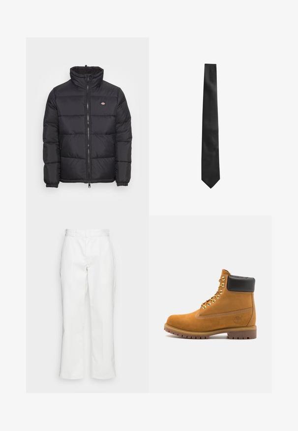 Černá péřová bunda s vysokým límcem, předním zipem a elastickými manžetami. Obsahuje prošívané panely a malé logo na levé horní části hrudi.; Bílá košile s dlouhým rukávem vyrobená z bavlny, s límcem na knoflíčky, jednou náprsní kapsou a volným střihem. Obsahuje malé knoflíky na přední části.; Bílé bavlněné kalhoty se střihy rovného střihu, poutky na opasek a bočními kapsami, s hladkou texturou a minimálními detaily.; Hnědé semišové kotníkové boty s černým polstrovaným límcem, zlatými kovovými očky, bílým prošíváním a odolnou gumovou podrážkou s výraznými drážkami.; Černá kravata s texturovaným povrchem, úzkým tvarem a špičatým koncem. Látka vypadá hladce s jemným vzorem.