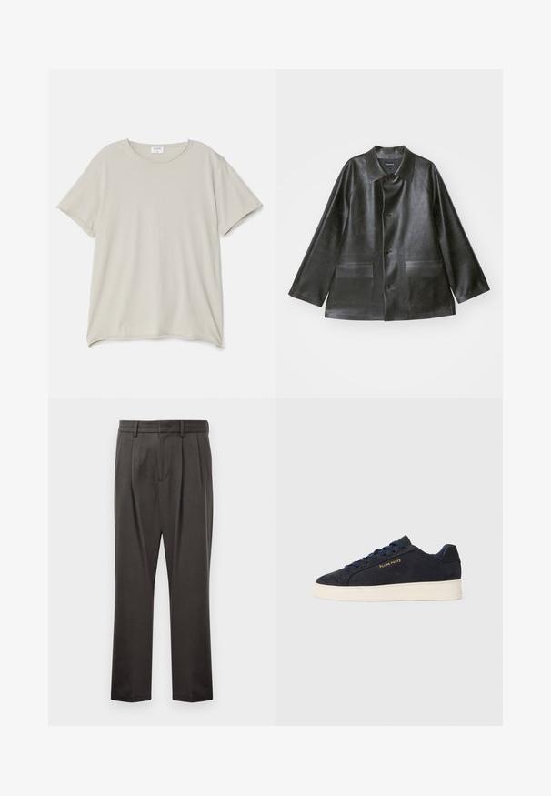 Emporio Armani CABAN - Imiteret læderjakke - lavagna; Lyse beige T-shirt lavet af blødt bomuld, med rund halsudskæring og korte ærmer. Glat tekstur med en afslappet fit-design.; Mørkegrå bukser lavet af struktureret stof, med flad front, plisseringer, lige ben og bæltestropper. Ingen synlig hardware eller mønstre.; Mørkeblå ruskinds lavtop sneaker med hvid sål, mørkeblå snørebånd og "Filling Pieces" logo i guld på siden.