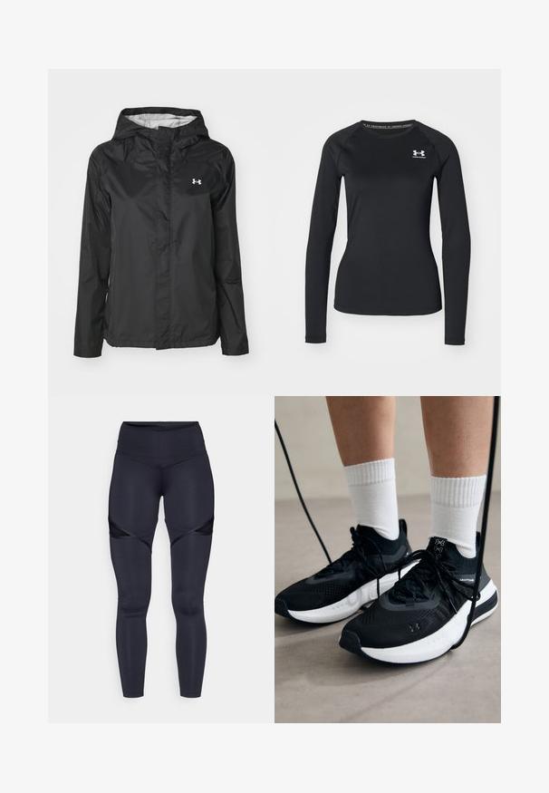 Fekete esőkabát vízálló anyagból. Kapucnival, elöl cipzáras záródással és egy kis fehér logóval a bal felső oldalon.; Fekete, hosszú ujjú sportpóló sima anyagból, kerek nyakkivágással és egy kis fehér logóval a bal mellrészen.; Magasan szabott, tengerészkék leggings, rugalmas anyagból készült, oldalt hálós kivágásokkal és sima, elegáns felülettel.; Fekete sportcipők textúrált anyagból, fehér talppal és fekete fűzőkkel. Fehér bordázott zoknikkal viselve, világos felületen állva.