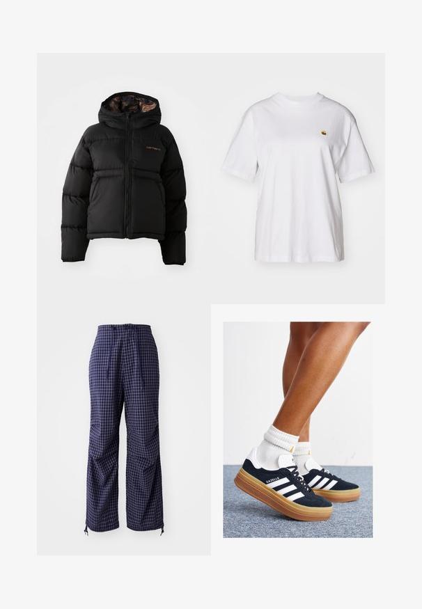 Svart boblejakke med hette, med glidelås, horisontalt quiltet design og et mykt, teksturert innerfôr. Carhartt-logoen er synlig.; Hvit bomulls t-skjorte med avslappet passform, korte ermer og en liten brodert logo på venstre brystområde.; Marine-rutete bukser med løs pasform, snor i taljen, elastiske manchetter og en let stof struktur. Har små knude accenter.; Svarte sneakers i semsket skinn med hvite striper og detaljer, rund tå, yttersåle i gummigummi, kombinert med hvite ribbestrikkede crew-sokker.