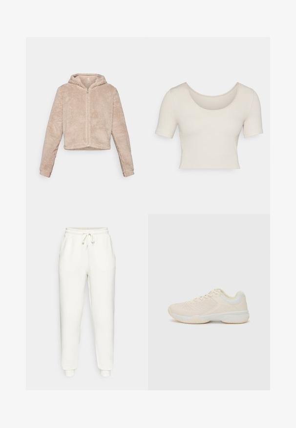 Gehulde, korte jas in zacht beige, met een ritsluiting, pluche textuur en lange mouwen voor warmte en comfort.; Kortebloemige, gekorte top in lichtbeige ribstof. Heeft een brede ronde hals en een strakke pasvorm, waardoor een gladde textuur wordt benadrukt.; Witte joggingsbroek gemaakt van zachte stof, met een elastische tailleband met een trekkoord, zijzakken en taps toelopende manchetten bij de enkels.; Lichtbeige sportshoe met een gestructureerde bovenzijde, contrasterende witte accenten, een ronde teen en een flexibele rubberen zool.