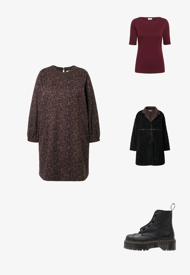 Zwarte pluchen jas met een bruine suede kraag, knoopsluiting en een gestructureerde buitenstof. Mouwen en zoom zijn iets oversized.; Bruine jurk met luipaardprint van zachte stof, met lange mouwen, een ronde halslijn en een sleutelgatdetail aan de achterkant.; Kaffe YOKO BOATNECK - T-shirt basic - zinfandel; Zwarte leren enkelboot met een gestructureerd oppervlak, ronde neus, vetersluiting, gele stiksels en een dikke, geribbelde zwarte plateauzool.