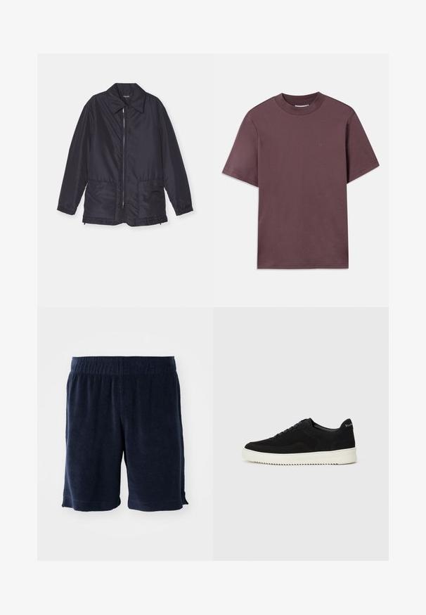 Temno modra podložena jakna, lahka, z zadrgo spredaj, dvema sprednjima žepoma in ovratnikom. Gladka tekstura, elastični manšeti in rob.; Majica s kratkimi rokavi in okroglim izrezom v temno mauve barvi, izdelana iz mehkega bombaža. Ima minimalno označevanje v usklajeni barvi spredaj.; Mornarsko modri kratki hlače iz frotirja z elastičnim pasom, do kolen, z stranskimi žepi. Mehek material in preprost dizajn.; Črni semiš teniški copati z vezalkami in kontrastnim belim gumijastim podplatom. Imajo teksturirane stranske panele in subtilno oznako na peti.