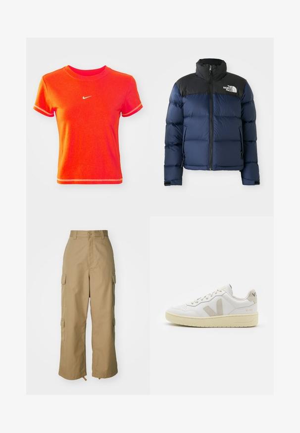 Mørkeblå puffjakke med svart hette og skuldre, med glidelås foran, sydd mønster og logo på venstre brystområde.; Rød avkortet T-skjorte laget av bomull, med ribbet rund hals og korte ermer. Viser en liten hvit Nike-logo på forsiden.; Beige cargo bukser med høj talje, brede ben og fire store sidelommer. Fremstillet af slidstærkt stof med en glat tekstur og minimal detalje.; Hvite lær sneakers med beige semsket detaljer, perforert tåboks, flate lisser og en teksturert kremfarget såle. Har subtil branding på hælen.