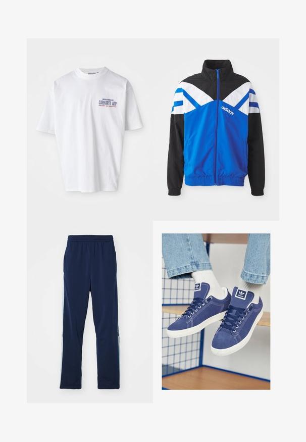 Niebieska i czarna kurtka wiatrówka z białym i niebieskim wzorem w zębatkę, z zapięciem na zamek, elastycznymi mankietami i bocznymi kieszeniami. Wyświetlone logo Adidas.; Biała bawełniana koszulka z krótkim rękawem, okrągłym dekoltem i nadrukowanym logo w niebieskim i czerwonym kolorze po lewej stronie przodu.; Granatowe spodnie dresowe wykonane z elastycznego materiału, z szerokim elastycznym paskiem w talii, prostym krojem oraz lekkimi panelami bocznymi z logo.; Granatowe sneakersy Adidas wykonane ze zamszu, z białymi gumowymi podeszwami, okrągłymi noskami i naszywką z logo na języku. Widoczne jasnobiałe skarpetki.