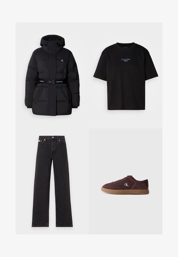 Svart pufferjacka med hög krage och justerbar huva, åtsittande midja, bältad design och logodetaljer på bältet och bröstfickorna.; Svart bomulls T-shirt med rund nacke, korta ärmar och blå broderad "Calvin Klein JEANS" logotyp på framsidan.; Svarta vida jeans i denim med hög midja, fem fickor och metallknappstängning med kontrasterande sömmar.; Calvin Klein Sneakers - bordeaux