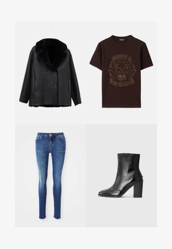 Casaco de cabedal preto de duplo peito com colarinho de pelo, apresentando um acabamento texturizado, duas bolsos frontais e botões pretos.; T-shirt preta feita de algodão, com uma estampa de caveira contornada por rebites dourados e texto "Zadig & Voltaire", mangas curtas e decote redondo.; Jeans skinny azul em denim com uma textura suave, cintura média, cinco bolsos e desvanecimento ligeiro nas coxas. Apresenta um botão de metal e fecho com zip.; Bota ankle preta em pele com uma textura suave, bico fino e um salto alto robusto. Apresenta uma abertura lateral e um design minimalista.
