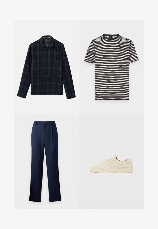 Veste à carreaux vert foncé et bleu marine, à boutons, avec manches longues, col et quatre poches avant.; T-shirt à rayures noires et blanches avec un col rond, des manches courtes et une texture douce. Présente des rayures alternées épaisses et fines.; Pantalons bleu marine foncé en tissu lisse avec une coupe droite, présentant une texture subtile et deux plis avant. Pas de poches visibles.; Baskets en suède beige au design low-top, à bout rond, avec des lacets plats et une semelle en caoutchouc texturée. Style minimaliste sans logos visibles.