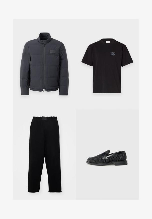 Zwarte pufferjack met een hoge kraag, gewatteerde textuur en een rits aan de voorkant. Beschikt over een klein logo-opdruk op de linkerborst en zijzakken.; Zwarte katoenen T-shirt met een ronde hals en korte mouwen. Heeft een klein blauw logo op de linkerkant van de borst. Eenvoudig, recht gesneden ontwerp.; Zwarte sweatpants met een elastische tailleband, zijzakken en een ontspannen pasvorm. Gemaakt van zachte, gladde stof met een effen textuur.; Zwartegeweven instap schoenen met een glad leren accent aan de bovenkant, een ronde neusontwerp en een laag profiel rubberen zool.