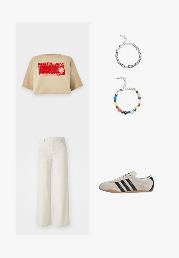 Tummansininen teksturoidusta fleecestä valmistettu takki, jossa on korkea kaulus ja täysi etuvetoketju, pitkähihaiset ja väljät malli.; Vaaleanbeige lyhyttä t-paitaa, jossa on lyhyet hihat, punainen graafinen teksti ja tennispallon kuvio. Valmistettu pehmeästä puuvillakankaasta.; Tilavat housut vaaleassa beigeissä sävyissä, valmistettu sileästä kankaasta. Ominaisuuksina klassinen vyötäröosa ja litteä etuosa, joissa on puhtaat linjat.; Tennarit mokkanahkaa harmaalla päällä, mustilla raidoilla ja kumipohjalla. Varustettu nauhakiinnityksellä ja kultaisella logo-yksityiskohdalla sivussa.; Hopeaketju, jossa on pitkänomaisia lenkkejä ylhäällä. Alhaalla on värikäs helmetti, jossa on mustia, sinisiä, vihreitä, keltaisia, punaisia ja kirkkaan läpinäkyviä helmiä.