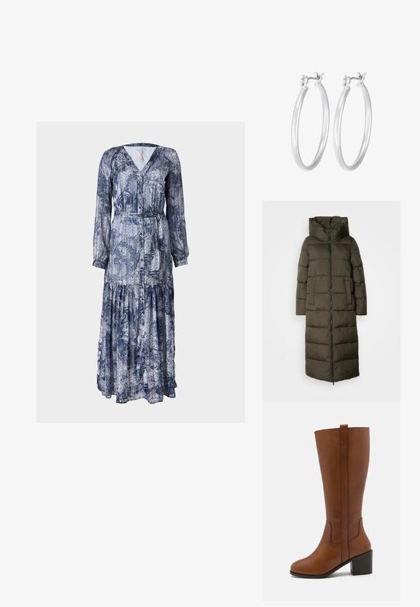 Długa, oliwkowozielona kurtka puchowa z kapturem, z zamkiem błyskawicznym z przodu, bocznymi kieszeniami i pikowanym wzorem. Miękka tekstura, średniej długości.; Sukienka z długimi rękawami i dekoltem w kształcie litery V w niebiesko-białym wzorze paisley. Posiada dopasowaną talię i warstwową spódnicę, wykonaną z lekkiego materiału.; Brązowy skórzany but za kolano z okrągłym noskiem, bocznymi szwami i słupkowym obcasem. Posiada tylną pętelkę ułatwiającą zakładanie.; Srebrne kolczyki w formie kółek o gładkim, polerowanym wykończeniu. O okrągłym kształcie i pewnym zapięciu na klik. Lekka konstrukcja odpowiednia do codziennego noszenia.
