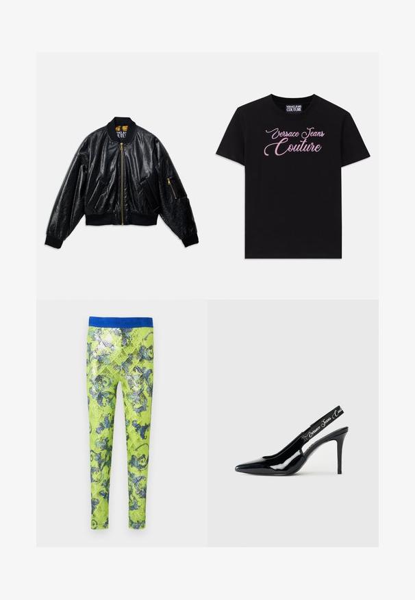 Černá lesklá bomber bunda s předním zipem, dvěma předními kapsami, žebrovanými manžetami a lemem, a malou zipovou kapsou na levém rukávu.; Černé bavlněné tričko s krátkým rukávem, zdobené růžovými kamínky s nápisem "Versace Jeans Couture" na hrudi.; Neon žluté legíny s lesklým, flitrovým povrchem. Mají modrý pás a okrasné modré květinové vzory po celém materiálu.; Černé lakované lodičky s otevřenou patou a špičatou špičkou, s výřezem a elastickým páskem s embosovaným názvem značky.