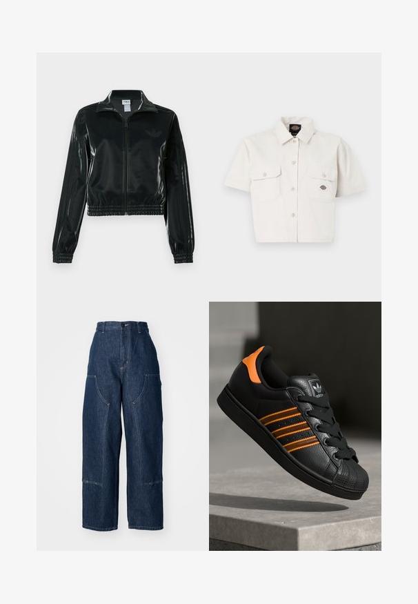 Schwarze glänzende, kurz geschnittene Jacke mit Reißverschluss vorne, hohem Kragen und elastischem Saum. Verfügt über drei Streifen an den Ärmeln und ein kleines Logo auf der Brust.; Kurze ärmelige, cropped weiße Bluse aus Baumwolle mit zwei Brusttaschen, Knopfleiste vorne und einem Logopatch auf der linken Tasche.; Dunkelblaue, hoch taillierte Jeanshose mit weitem Bein, zwei seitlichen Taschen, kontrastierenden orangefarbenen Nähten und einem sauberen Saum.; Schwarze Sneaker mit orangen Akzenten, drei horizontalen Streifen, strukturiertem Lederobermaterial, Gummikappe und schwarzen Schnürsenkeln.