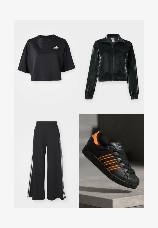 Sort, glinsende cropped jakke med lynlås foran, høj krave og elastisk kant. Har tre striber på ærmerne og et lille logo på brystet.; Sort cropped t-shirt lavet af bomuld, med en rund halsudskæring, korte ærmer og et hvidt logo på brystet. Glat tekstur.; Sorte brede sweatpants med elastisk talje, med hvide sidelommer og et broderet logo på venstre lår.; Sort sneakers med orange detaljer, tre vandrette striber, tekstureret læderoverdel, gummikappe og sorte snørebånd.