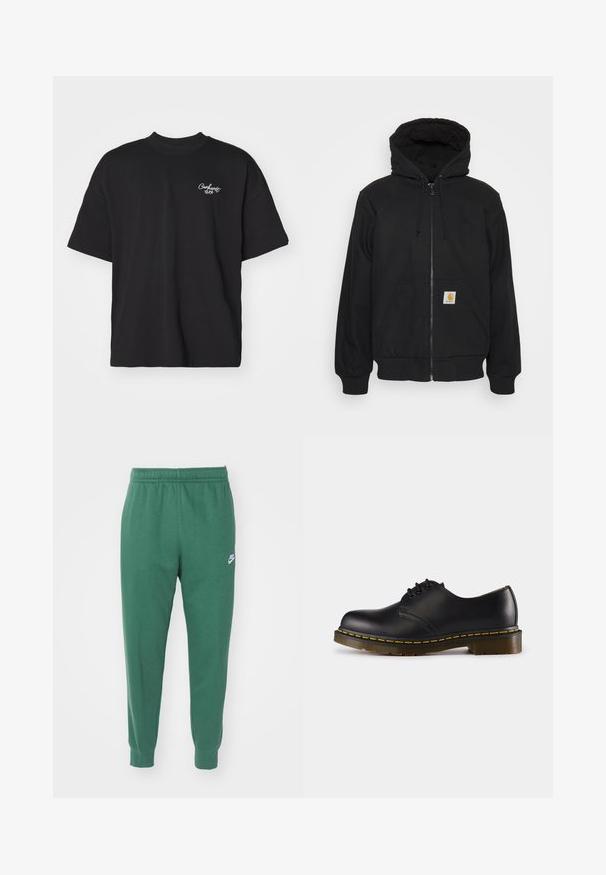 Czarna bluza z kapturem na zamek błyskawiczny, z pikowanym kapturem, sznurkami i kieszeniami z przodu. Posiada naszywkę z logo na lewej kieszeni oraz ściągacze przy rękawach.; Czarna koszulka z krótkim rękawem, wykonana z bawełny. Posiada okrągły dekolt oraz małe białe logo na lewej piersi. Standardowy krój.; Nike Sportswear - Spodnie treningowe; Czarna skórzana półbut z okrągłym noskiem, wiązany, z żółtym przeszyciem wzdłuż podeszwy i masywną, teksturowaną gumową podeszwą.