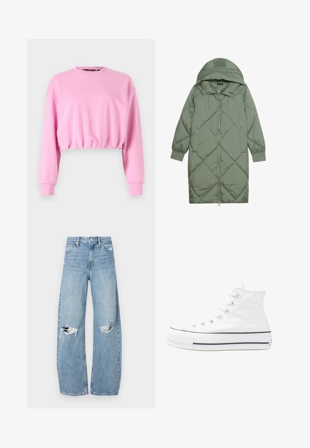 Casaco puffer longo verde acolchoado com capuz, apresentando um fecho frontal com zíper e dois bolsos laterais. Padrão texturizado em forma de diamante por todo o casaco.; Sweatshirt cropped rosa com mangas longas, decote redondo e bainha elástica. Textura suave, design casual adequado para looks em camadas.; Jeans de lavagem clara, de cintura alta, feitos de denim. Apresentam pernas largas, duas áreas rasgadas nos joelhos e o estilo clássico de cinco bolsos.; Sapatilha alta de tela branca com sola de borracha preta, bico de borracha na frente e seis ilhós para os atacadores, apresentando um design limpo e minimalista.