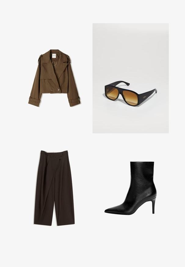 Zkrácená hnědá bunda z měkké tkaniny s dvouřadým zapínáním, velkými klopy a knoflíkovými detaily na rukávech.; Tmavě modrá košile na knoflíky s bílými vertikálními pruhy, dlouhými rukávy, špičatým límcem a mírně zakřiveným lemem, vyrobená z hladkého materiálu.; Tmavě hnědé široké kalhoty s vysokým pasem, vybavené jedním tlačítkem na zapínání a plisovaným předním dílem. Vyrobené z lehkého materiálu.; Černý kožený kotníkový bot s špičatou špičkou a štíhlým středně vysokým jehlovým podpatkem, hladký povrch a žádné viditelné zapínání.; Černé obdélníkové sluneční brýle s hnědými gradientními skly. Vyrobeny z plastu, mají hladký povrch a jemné zlaté logo na ramínku.