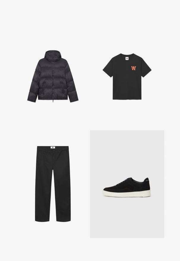 Puhasta jakna iz črnega najlona, z kapuco, zadrgo in dvema sprednjima žepoma z pikčastim vzorcem ter teksturirano, oblazinjeno površino.; Črna bombažna majica s kratkimi rokavi, okroglo ovratnikom in oranžnim logotipom "W" na levem prsnem delu. Mehek in gladek na otip.; Črne chinos hlače, izdelane iz gladkega bombažnega blaga. Imajo zaponko na gumb, sprednje žepe in ravno obliko nogavic s čistimi robovi.; Črni semiš teniški copati z vezalkami in kontrastnim belim gumijastim podplatom. Imajo teksturirane stranske panele in subtilno oznako na peti.