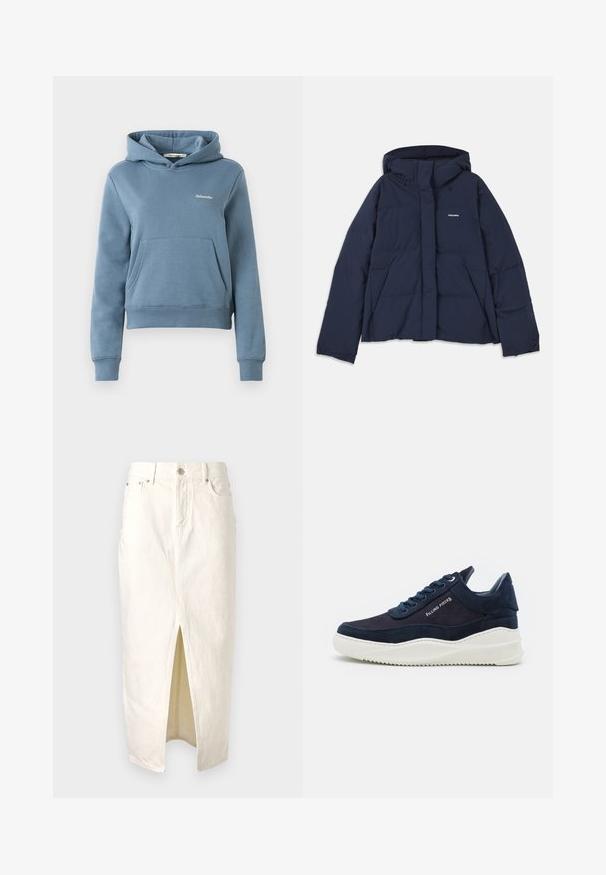 Tamno plava jakna na punjenje s kapuljačom na žicu, cijelim prednjim patentnim zatvaračem, dva prednja džepa i mali bijeli logo na lijevoj strani prsnog koša. Glatka tekstura.; Plavi skraćeni dukserica s prednjim kenguruf kapicom i malim bijelim "Holzweiler" logotipom na lijevoj strani prsnog dijela, rebrasti rukavi i donji rub.; Bijela traper suknja s prednjim prorezom, koja ima visoki pojas, petlje za remen i klasičan dizajn s pet džepova. Teksturirana tkanina s detaljima šivanja.; Tamno plavi zamakani tenisice s bijelim gumennim potplatima, okruglim vrhom i vezanjem. Imaju detalj s logotipom sa strane i teksturirane akcentne.