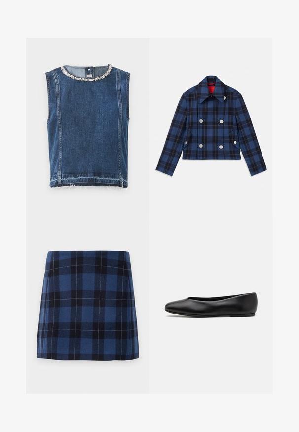 Casaco curto xadrez azul-marinho, com um design cropped, frente de botonadura dupla, grandes botões prateados e colarinho pontudo. Tecido texturizado.; Top de denim sem mangas em azul escuro, com decote adornado com contas e bainha desfiada. O tecido tem um acabamento texturizado, reforçando a durabilidade.; Saias mini em padrão xadrez em azul escuro e marinho, feitas de um tecido suave com um acabamento ligeiramente texturizado. Apresenta um corte reto e linhas limpas.; Paul Smith TOPANGA - Sabrinas - black