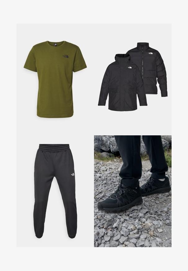 Črna reverzibilna jakna The North Face z zadrgo spredaj, visokim ovratnikom in dvema sprednjima žepoma, prikazana spredaj in zadaj.; Olivnozelena bombažna majica s kratkimi rokavi, okroglim izrezom in majhnim črnim logotipom na levem prsnem predelu. Mehka tekstura, osnovna zasnova.; Črne trenirke z vrvico v pasu, ozkega kroja, z elastičnimi manšetami in majhnim belim logotipom na levem stegnu, narejene iz gladkega materiala.; Črne zunanje čevlje iz mrežastega in sintetičnega materiala, s teksturiranim zgornjim delom, zavarovanim sistemom vezalk in trdim podplatom, na skalnatem terenu.