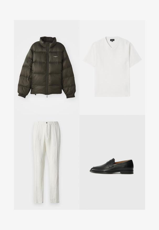 Donkergroene pufferjack met een hoge kraag, ritssluiting, elastische manchetten en zijzakken. Beschikt over een gestikte textuur en minimale branding.; Witte kortekous V-hals t-shirt van gestructureerde stof met een subtiel patroon. Heeft een klein logo op de borst.; Witte linnen broek met een relaxte pasvorm, voorzien van een trekkoord in de taille, twee voorplooien en rechte pijpen. Glad textuur en minimaal ontwerp.; Zwarte leren instapper met een ronde neus, subtiele stikdetails en een lage hak, met een gladde textuur en een minimalistisch ontwerp.