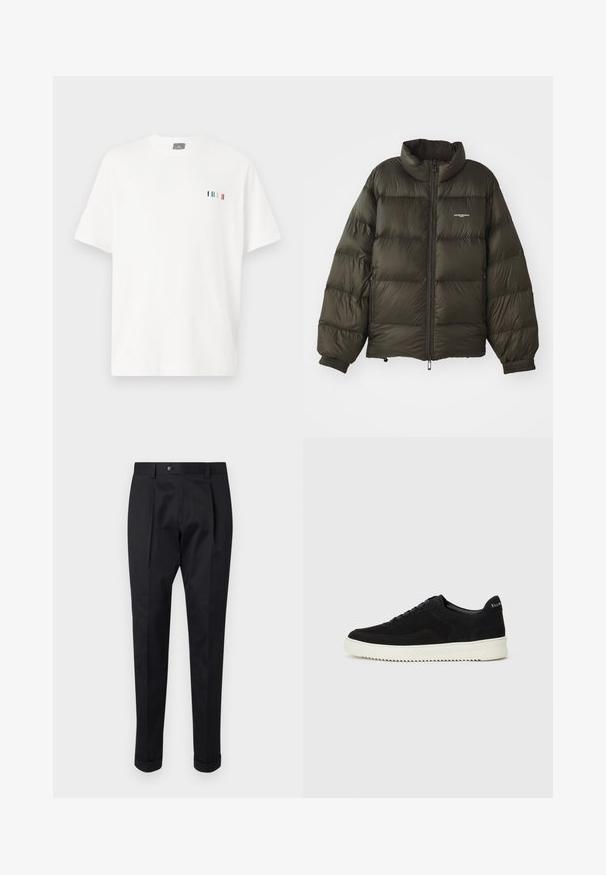 Mörkgrön puffjacka med hög krage, dragkedja, elastiska ärmslut och sidofickor. Har en quiltad textur och minimal varumärkesinformation.; Vit bomullströja med rund halsringning, korta ärmar och en liten flerfärgad randdetalj vid bröstet.; Svarta byxor i ett glatt tyg, med en veck fram, knappstängning och uppvikta nederkant vid anklarna.; Svarta mockaskor med snörningsdesign och kontrasterande vita gummisulor. Har texturerade sidopaneler och diskret branding på hälen.