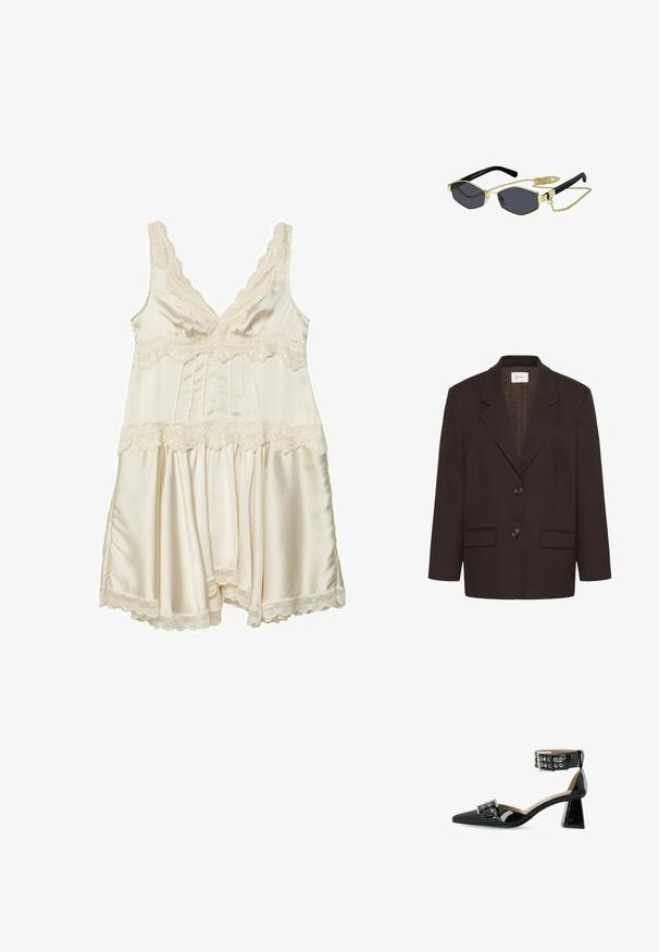 Blazer marrone scuro con revers a notched, due tasche frontali a pattina, due bottoni e una tasca welt sul petto di Gestuz.; Camicia da notte in satin crema con bordi in pizzo, caratterizzata da scollatura a V, spalline regolabili, corpetto plissettato e gonna svasata con bordi ondulati.; Scarpa con tacco alto in pelle verniciata nera, con punta affilata, cinturino alla caviglia e dettaglio con fibbia metallica; presenta un tacco spesso e trasparente.; Occhiali da sole ottagonali con lenti scure, dettagli in metallo dorato e stanghette in plastica nera; comprende una catena dorata rimovibile.