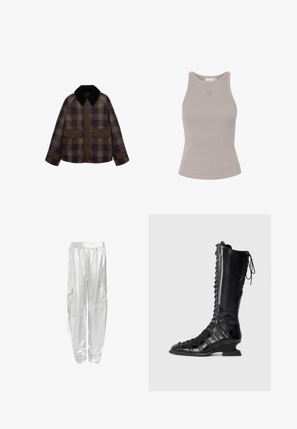 Braune und karierte Jacke mit einem schwarzen Cordkragen, zwei Fronttaschen und einem Knopfverschluss. Hergestellt aus einem strukturierten Stoff.; Rippiertes, ärmelloses Oberteil in Hellgrau mit einem runden Halsausschnitt und dezentem Branding auf der Vorderseite. Hergestellt aus einem weichen, elastischen Material.; Silberne Cargo-Hosen mit glänzender, metallischer Oberfläche. Entworfen mit einem elastischen Bund und zwei Seitentaschen für Funktionalität.; Schwarze kniehohe Stiefel mit Schnürung an der Vorderseite, aus glattem und strukturiertem Leder, mit einem skulptierten Absatz und geometrischem Paneldesign.