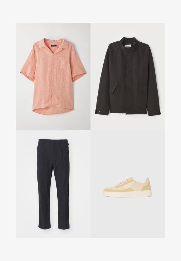 NN.07 SOPHUS - Kerge jope - black; Lühikeste käistega, nööbitav särk helesoes, valmistatud tekstureeritud linase kangast. Omab ühte rinna taskut ja laia kaelusega kujundust.; Mustad plisseeritud püksid tekstureeritud kangast, sirge säärega disain ja tavaline vöökoht. Nähtavaid taskuid või metallosadeta.; Kergedest kollases nahast ja nubukist spordijalatsid, millel on pehme tald ja õmmeldud detailid. Klassikaline nööridega disain ümmarguste varvastega.