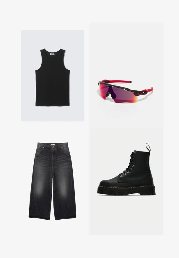 Giacca bomber nera con zip frontale, polsini e orli a coste. Presenta tasche laterali e un'etichetta con il logo vicino al colletto. Finitura liscia e lucida.; Top in cotone nero senza maniche con texture a coste, dotato di scollo rotondo e ampi fori per le braccia. Etichetta visibile sul collo.; PULL&BEAR MEGA BAGGY - Jeans baggy - black; Stivali alla caviglia neri in pelle con lacci, dotati di una suola in gomma testurizzata e spessa, e dettaglio in cucitura gialla attorno alla piattaforma.; Oakley RADAR PATH UNISEX - Occhiali da sole - 100t matte black