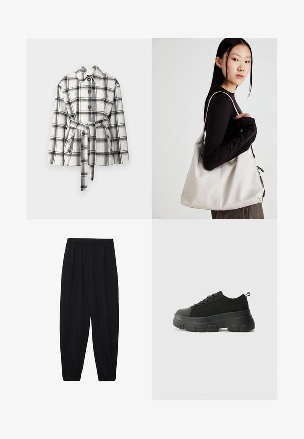 Sort-hvid rutet jakke med krave, frontknapper og bælte i taljen, der har en blød stofstruktur.; Sort kortærmet crop top lavet af blødt stof, med rund halsudskæring og en afslappet pasform med en ren nederste kant.; Sort, lette bukser med elastisk talje og sammenfoldede ankler. Stoffet er glat og har et afslappet, indsnævret design.; Sorte sneakers med en kraftig gummisål, tekstureret stofoverdel, rund tå og snørredesign. Har forstærkede snørrehuller og en trækkrog bagpå.; Beige håndtaske lavet af blødt materiale med et slouchy design, stikninger og to skulderremme. Velegnet til daglig brug.