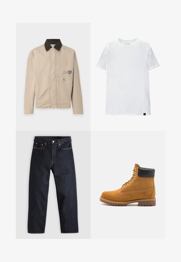 Beżowa kurtka z płótna z czarnym kołnierzem z kordurowego materiału, z naszywką na lewej piersi oraz dwoma przednimi kieszeniami. Prosty, zorganizowany design.; Biała koszulka dopasowana z bawełny. Okrągły dekolt, krótkie rękawy, gładka faktura. Mała czarna metka z logo na dole. Prosty design.; Granatowe dżinsy w prostym kroju, z pięcioma kieszeniami, kontrastującymi pomarańczowymi szwami oraz zapięciem na guzik. Brak widocznych wzorów lub zdobień.; Beżowe zamszowe botki sięgające kostki z czarną wyściełaną krawędzią, złotymi oczkami, białymi detalami szycia oraz wytrzymałą gumową podeszwą z wyraźnym bieżnikiem.