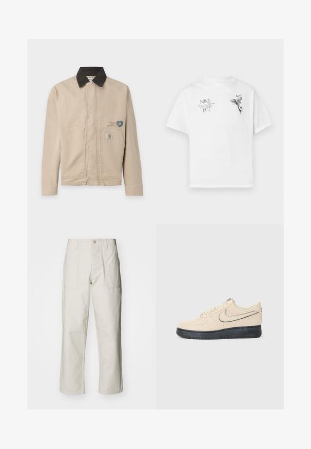 Beige canvasjacka med krage i svart manchester, med ett märke på vänster bröst och två framfickor. En enkel, strukturerad design.; Vit bomull t-shirt med en svart grafisk tryck av en bevingad figur och text, med rund hals och korta ärmar.; Ljusbeige vida byxor i bomull. Har framfickor och knappstängning. Slät textur med subtila vertikala linjer.; Beiga mockaklädda Nike Air Force 1-sneakers med svart gummisula, sydda detaljer, perforerad tå och en framträdande swoosh-logotyp.