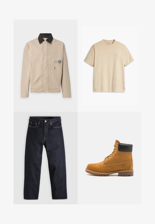 Giacca in canvas beige con colletto in velluto a coste nero, con una toppa sul lato sinistro del petto e due tasche frontali. Design semplice e strutturato.; T-shirt in cotone beige con collo rotondo e maniche corte. Presenta un sottile logo "Levi's" dello stesso colore sul petto. Tessuto morbido.; Jeans in denim blu scuro con taglio dritto, cinque tasche, cuciture arancioni a contrasto e chiusura con bottone. Nessun motivo o decorazione visibile.; Stivale alla caviglia in suede tan con collare imbottito nero, occhielli in metallo dorato, dettagli in cucitura bianca e suola in gomma robusta con battistrada pronunciato.