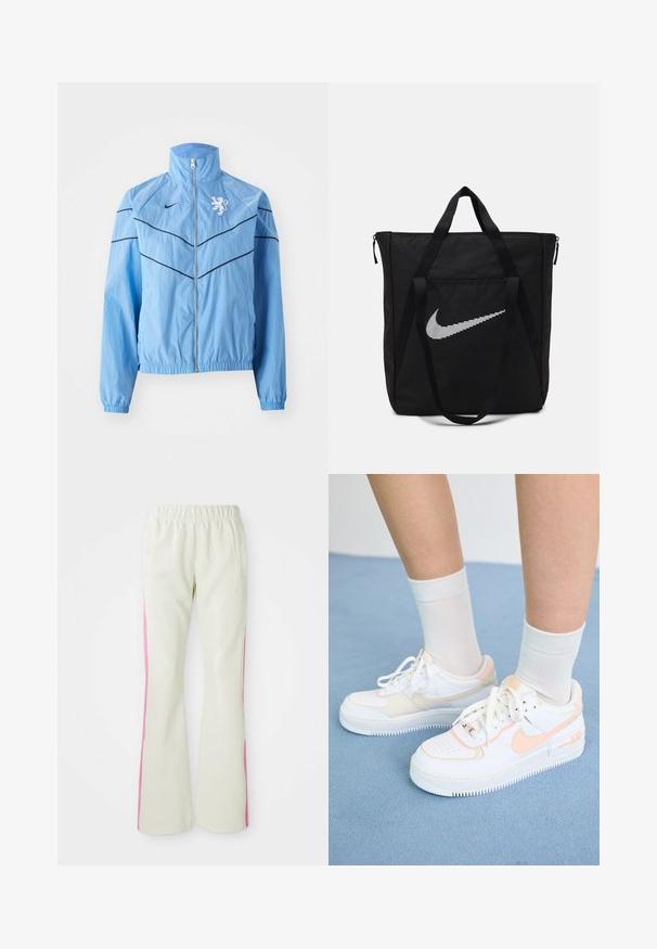 Lichtblauwe windbreaker jas met een hoge kraag, ritssluiting, zwarte accenten en een witte leeuwenlogo op de borst. Elastische manchetten.; Witte katoenen t-shirt met een rood en blauw "NIKE" logo met daarboven de tekst "Just Do It" en daaronder "Athletic Depart.", korte mouwen, ronde hals.; Lichtbeige broek met een elastische tailleband, voorzien van roze zijpanelen en zijzakken. Gladde textuur met een recht gesneden pasvorm.; Witte sneakers met perzikkleurige accenten, glad leren bovenwerk, geperforeerde neus, textuurzool en veters. Draag ze met witte crew-sokken op een blauwe ondergrond.; Zwarte nylon tas met twee stevige handvatten en ritsluiting. Bevat een opvallend wit Nike swoosh-logo in een horizontaal gestreept design.