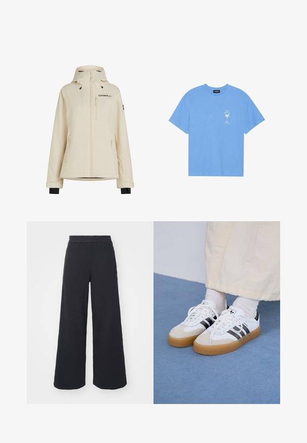 Giacca impermeabile beige con cappuccio staccabile, due tasche laterali con zip e una tasca sul petto con zip; presenta un logo nero e polsini regolabili.; T-shirt di cotone blu chiaro con scollatura rotonda. Presenta una grafica bianca di una palma e testo sull'area sinistra del petto. Maniche corte.; Pantaloni felpati neri a gamba larga realizzati in tessuto morbido, con un elastico in vita e un piccolo logo sul lato sinistro.; Sneakers bianche con strisce nere e accenti in suede beige. Presentano una suola in gomma texturizzata e lacci bianchi piatti, indossate con calzini di colore chiaro.