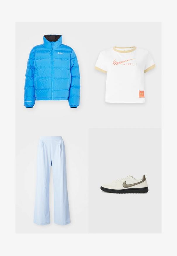 Kék puff Jacket magas gallérral, zipzárral és rugalmas mandzsettákkal. Tűzött minta és fehér logó a mellkason és az ujjon.; Fehér póló arany szegéllyel, piros kockás Nike swoosh logóval, "NIKE AIR" felirattal, és egy kis narancssárga Nike címkével az alján.; Világoskék, bő szárú nadrág sima textúrával, rugalmas derékkal és elől pliszírozott részletekkel. Puha anyagból készült.; Nike Sportswear FIELD GENERAL - Sportcipő - off-white/black