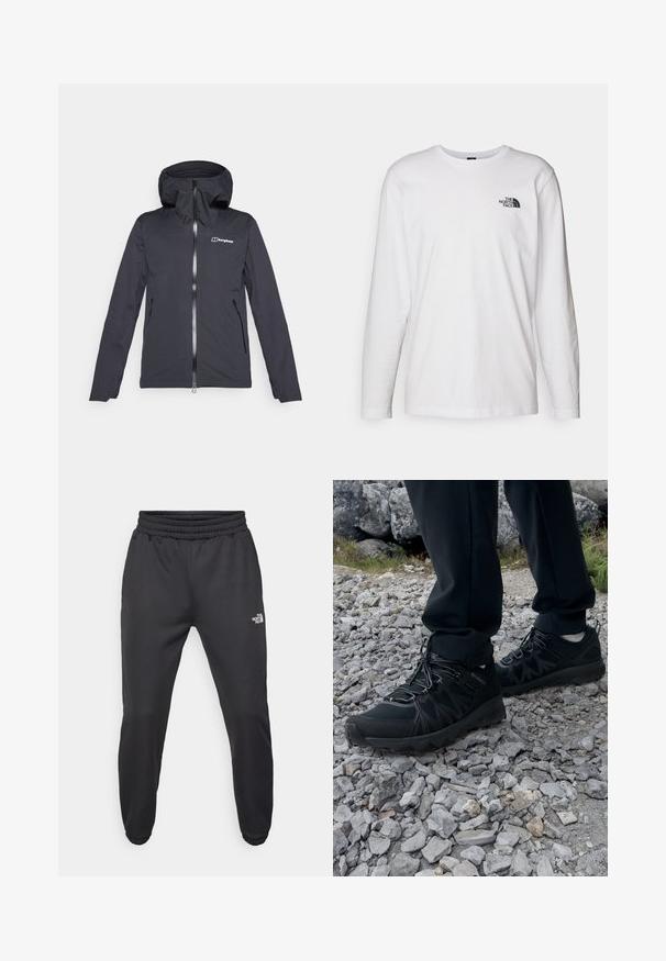 Zwarte waterdichte jas met capuchon, voorrits en twee zijzakken. Heeft een gladde textuur en een logo op de borst.; Witte lange mouwen T-shirt gemaakt van katoen met een ronde hals. Beschikt over een klein zwart logo op de borst. Soepele textuur, normale pasvorm.; Zwarte sweatpants met een trekkoord in de taille, tapered fit, elastische boorden en een klein wit logo op de linker dij, gemaakt van gladde stof.; Zwarte buitenschoenen van mesh en synthetisch materiaal, met een gestructureerd bovenwerk, een beveiligd vetersysteem en een robuuste zool, op een ruig terrein.