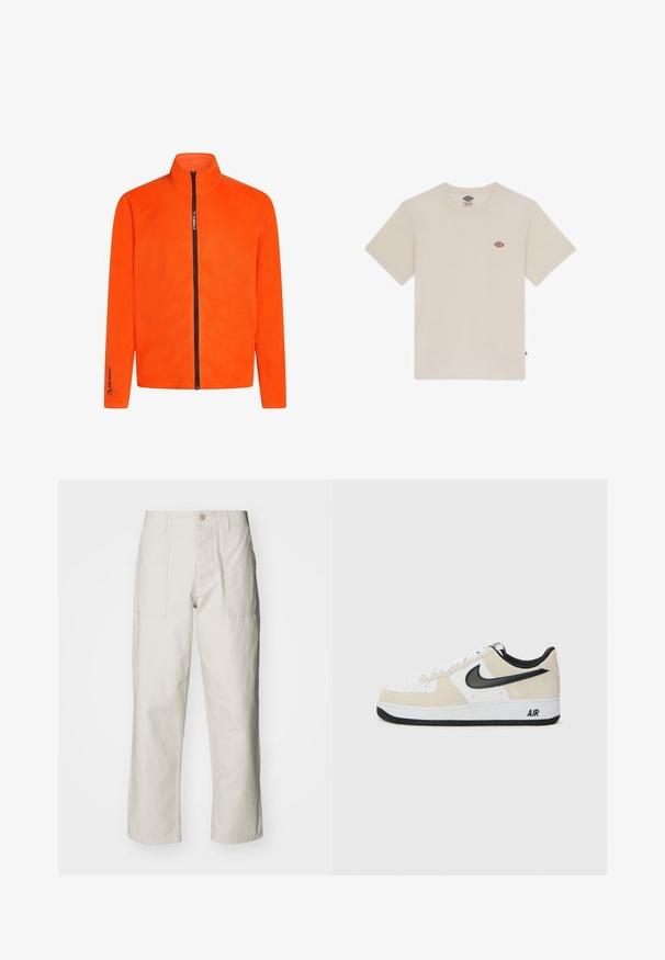 Orange fleecejacka med hög krage och full dragkedja, med en svart dragkedja och logotyper på ärmarna, som visar en slät textur.; Krämfärgad bomulls t-shirt med korta ärmar, rund halsringning och en liten flerfärgad broderad logotyp på bröstet.; Ljusbeige vida byxor i bomull. Har framfickor och knappstängning. Slät textur med subtila vertikala linjer.; Sneakers med en ljus beige mocka och vit läderöverdela, svart Nike swoosh, svarta detaljer och en vit gummisula med "AIR"-branding.