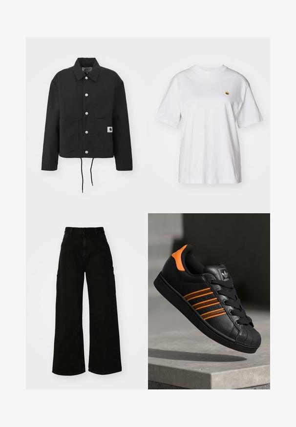 Svart, kort jakke laget av slitesterkt stoff. Har en klassisk krage, sølvfargede trykknapper, to framlommer og justerbar snor i nederkant.; Hvit bomulls t-skjorte med avslappet passform, korte ermer og en liten brodert logo på venstre brystområde.; Svart vide ben cargo bukser laget av denim, med høy midje, front knappestenging og sidelommer. Glatt tekstur med minimal søm.; Svart sneaker med oransje detaljer, tre horisontale striper, teksturert skinnoverdel, gummitå, og svarte lisser.