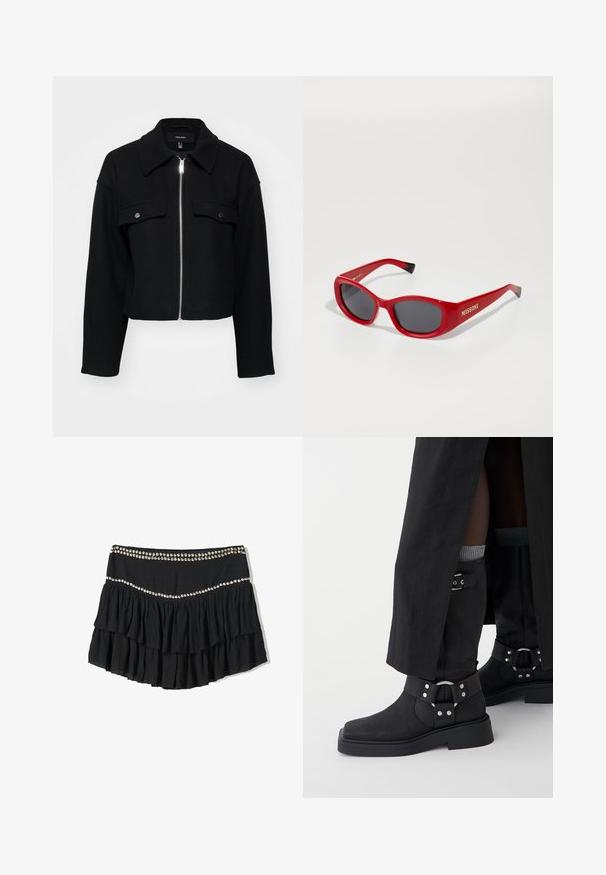 Zkrátená čierna bunda vyrobená z jemnej tkaniny, s predným zipsom, špicatým golierom a dvomi vreckami na hrudi so striebornými zacvakávacími gombíkmi.; Čierne tričko s krátkymi rukávmi vyrobené z hladkej tkaniny. Má okrúhly výstrih a voľný strih so rovnou lemovkou.; Čierna volánková sukňa s vrstveným dizajnom, zdobená dekoratívnym radom strieborných cvokov pozdĺž pásu. Textúrované skladby pridávajú hĺbku.; Čierne členkové topánky vyrobené z kože s matným povrchom, so štvorcovou špičkou a dekoratívnymi prackami. Podrážka je robustná a textúrovaná.; Červené plastové slnečné okuliare so štíhlym, oválnym rámom. Obsahujú tmavé šošovky a zlaté logo na strane. Čierne akcenty na koncoch straníc.